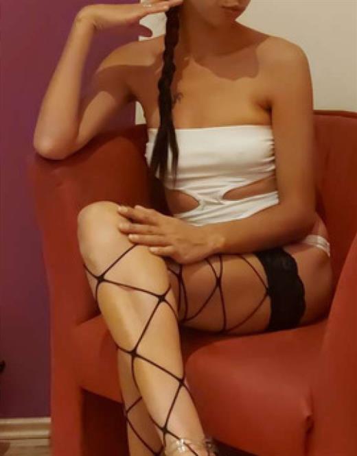 Çok çekici escort Nsereko