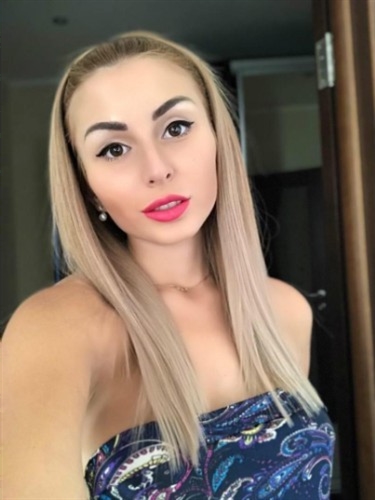 Karizmatik Anttinetta escort