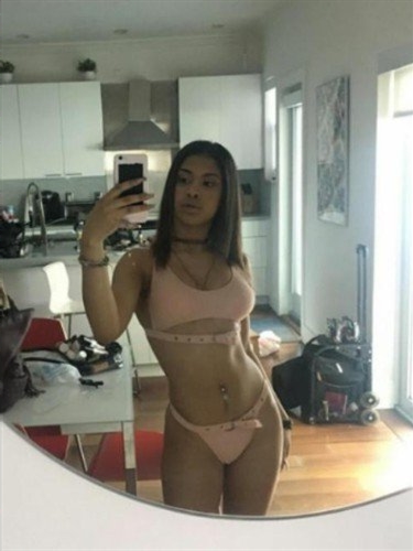 Gıdıklayıcı escort Fatima Maissa